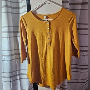 Zenana Outfitters Mustard 3/4 Length Sleeve Top